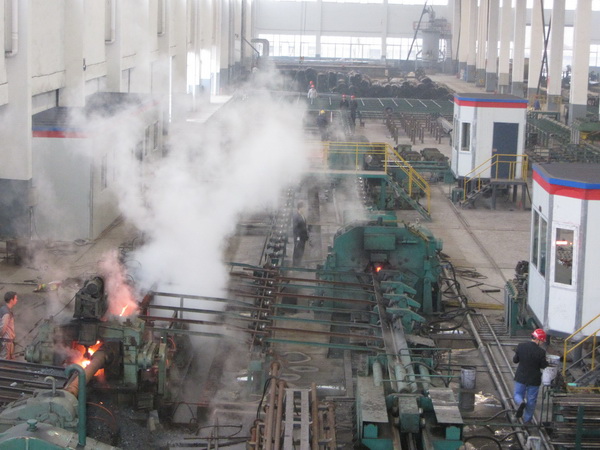 鋼管生產(chǎn)線7.jpg 鋼管生產(chǎn)線7.jpg